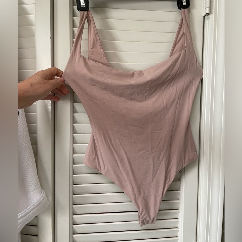 Skims Bodysuit Fits Everybody‎ Square Neck,M